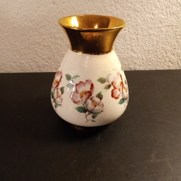 STUNNING VTG Prinknash Pottery 4" Bud Vase Made in Gloucester England. - Picture 5 of 6